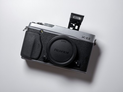 Fujifilm mirrorless aps c - x-e2,